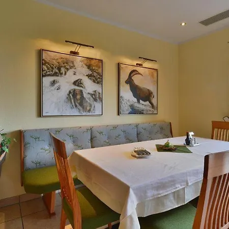 Pensionat Und Rieder Gmbh